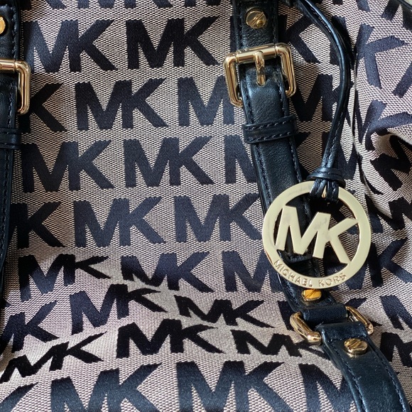 NWOT Michael Kors Satchel - Picture 4 of 5